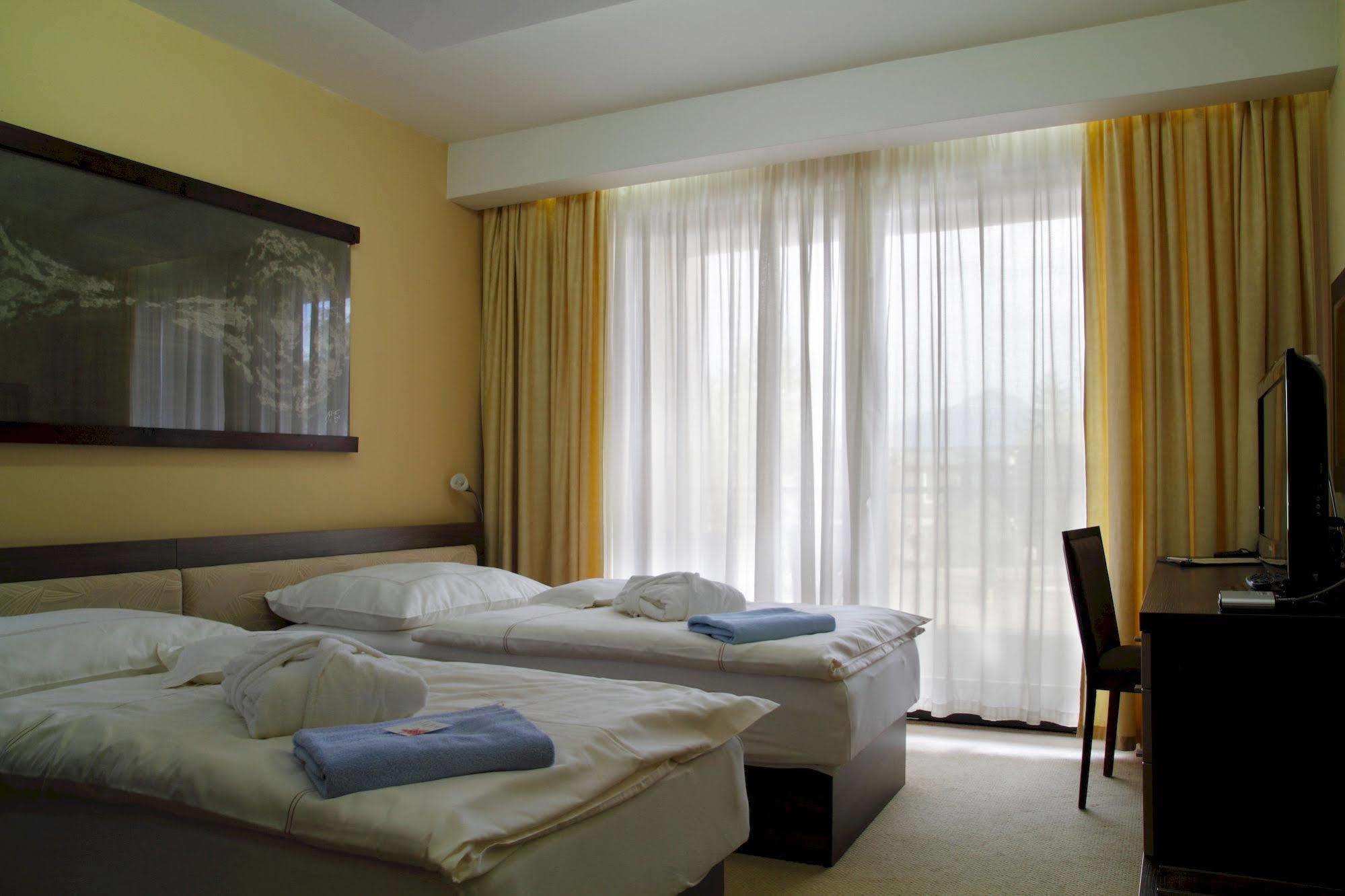 Wellness Hotel Diplomat Rajecké Teplice Exteriör bild