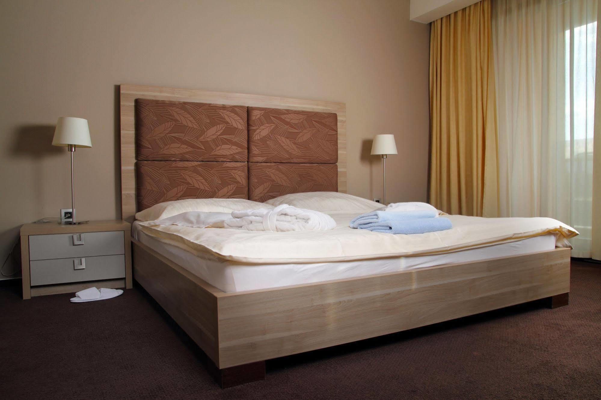 Wellness Hotel Diplomat Rajecké Teplice Exteriör bild